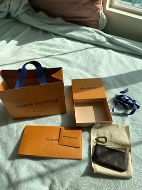 Louis Vuitton Brown Monogram Key Pouch 🤎
